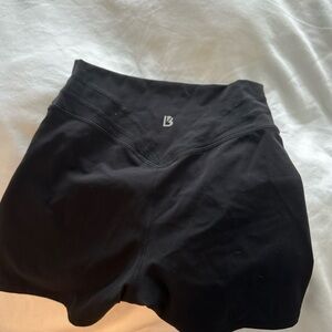 BuffBunny Legacy Short 6in